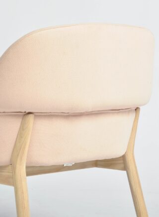 إيب آند فلو أريكة مريحة بتصميم فاخر مصنوعة من الخشب مقاس 136 × 68 × 69 سم، لون وردي وردي 136 x 68 x 69سم